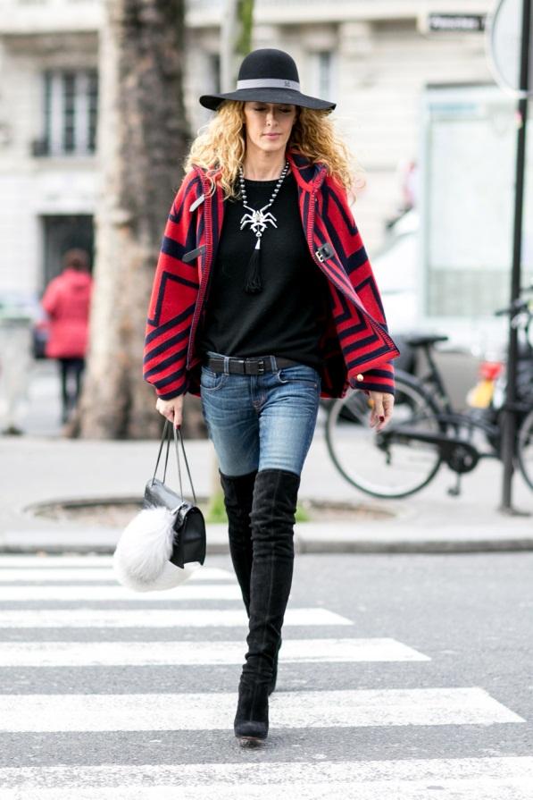Quần jeans skinny và giày boots cao cổ