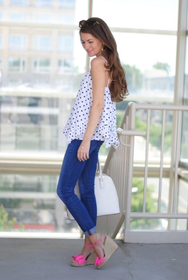 Quần jeans skinny và giày đế xuồng
