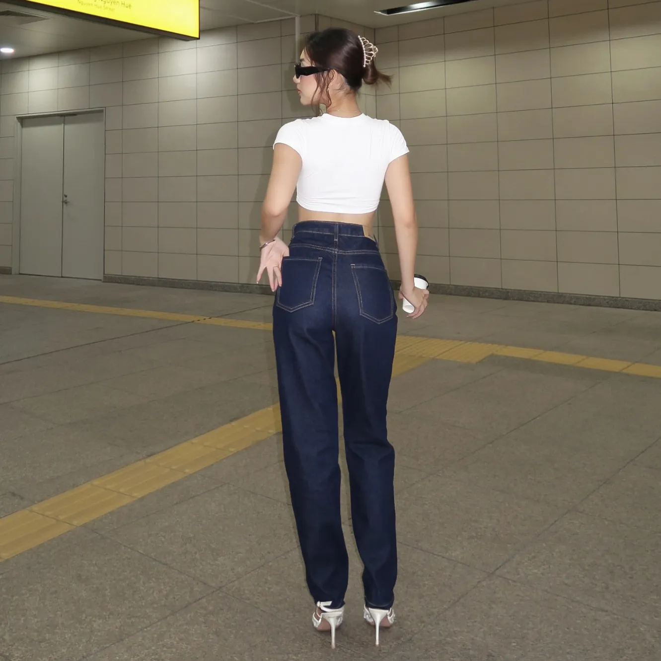 Quần Mom Jeans Lưng Cao Màu Indigo - ảnh 5