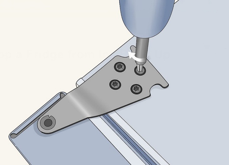 Siết chặt bản lề cửa tủ nếu bị lỏng