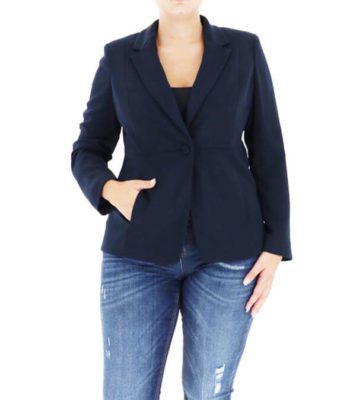 chọn áo blazer nữ cho người mập