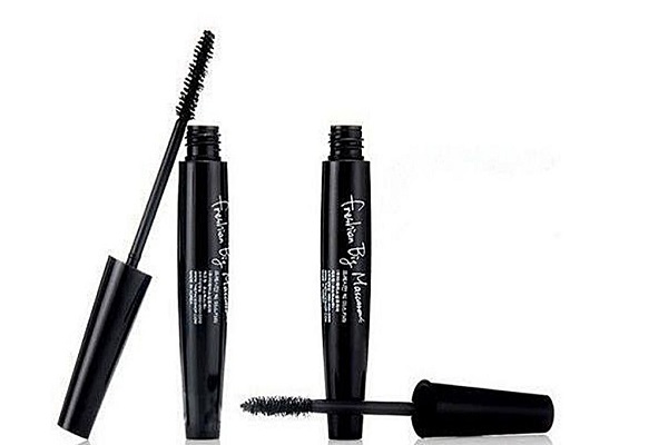 Mascara không bị vón cục 