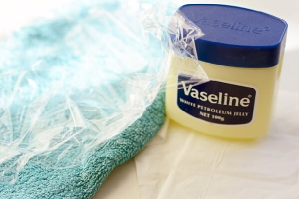 trị mụn đầu đen với vaseline