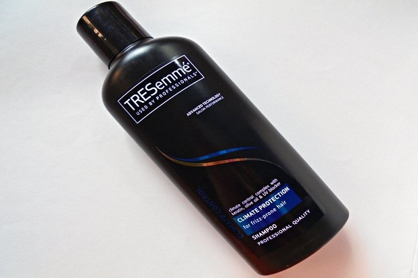 Tresemme Climate Control Shampoo giúp tóc chắc khoẻ