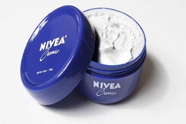 Tác dụng kem dưỡng ẩm 2 in 1 Nivea Creme