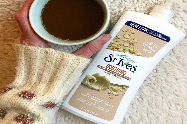 Dưỡng thể yến mạch St Ives Soothing oatmeal & shea butter body lotion