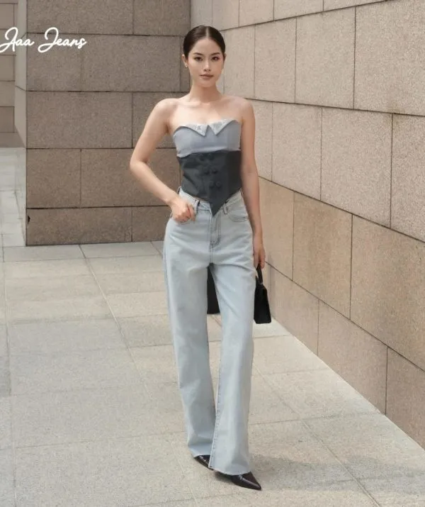 Quần Jeans Ống Rộng Ice Blue, phối áo corset denim, nhìn chính diện