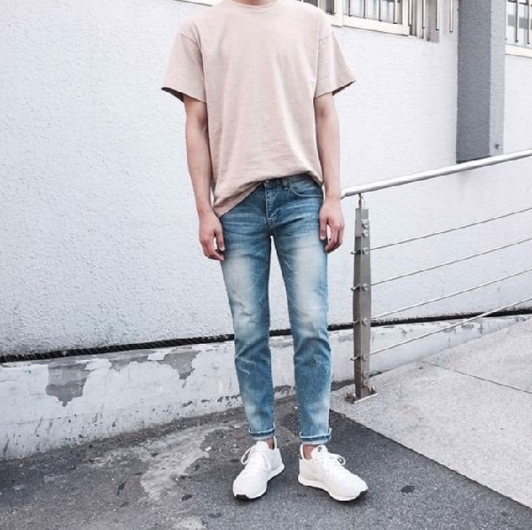 Áo thun Oversize phối cùng quần jeans 