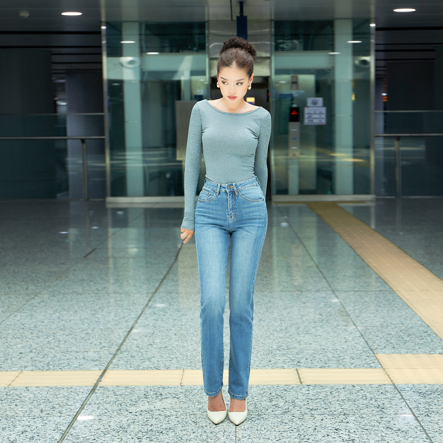 Quần Jean Ống Đứng Lưng Cao Dáng Slim Classic Blue