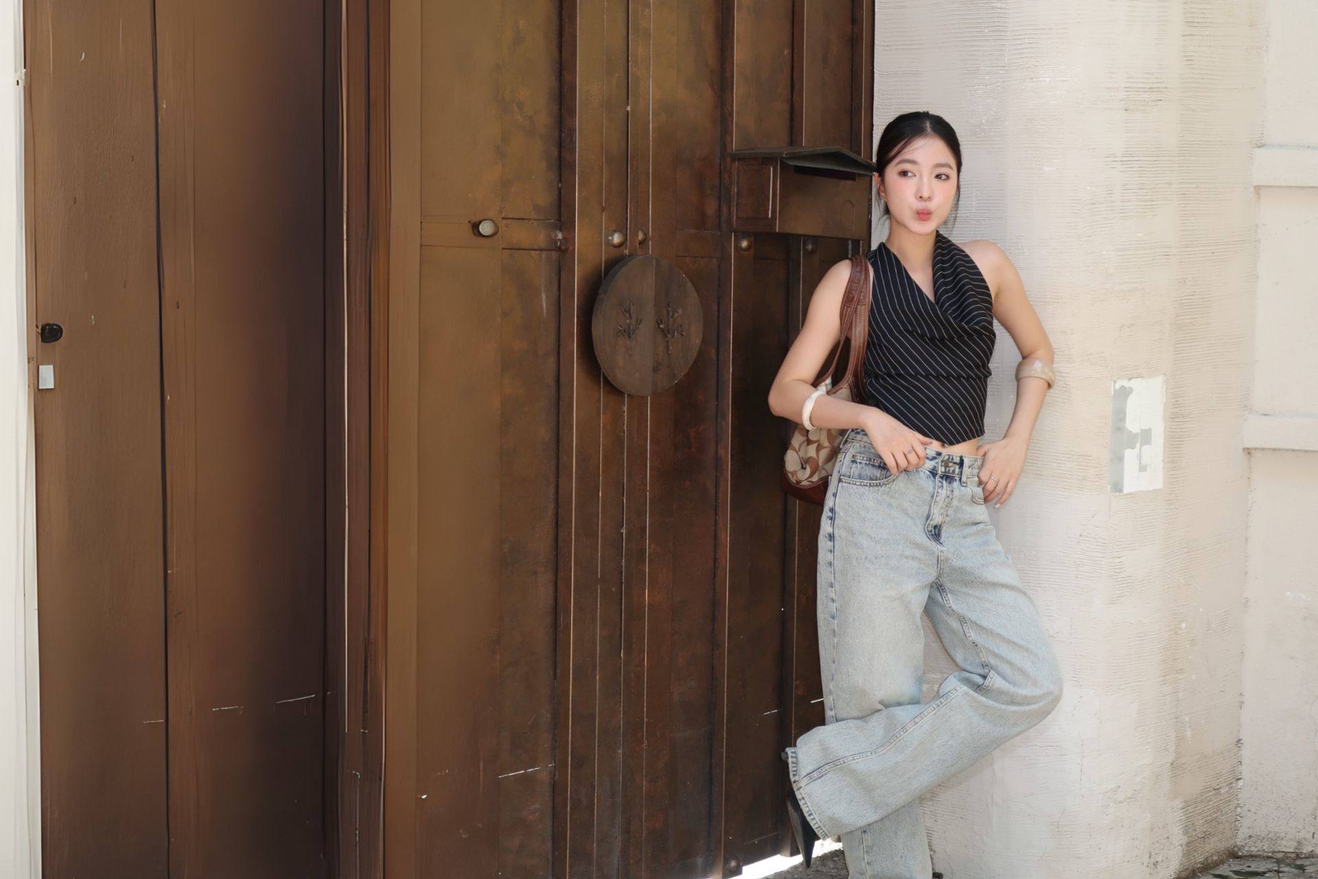 Quần jeans ống rộng balloon